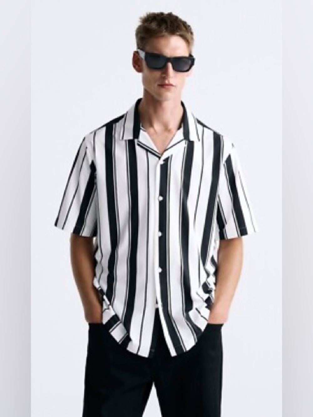 ZARA Standard Fit White Shirt with Navy Stripes Short Sleeve Button-Down Size L